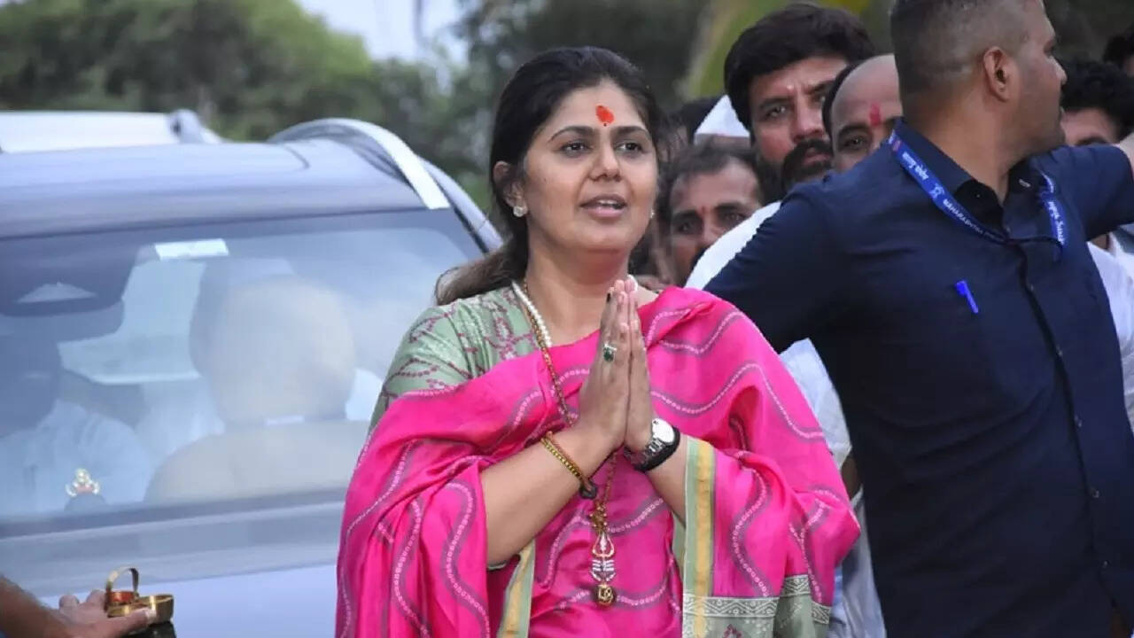 पंकजा मुंडे की हार के बाद 10 दिनों में 4 की मौत