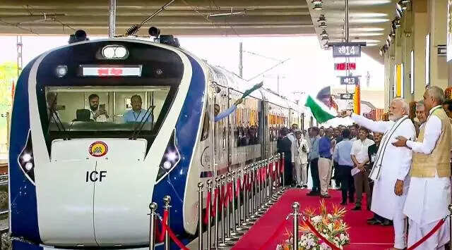 वंदे भारत एक्सप्रेस ने मचाई धूम