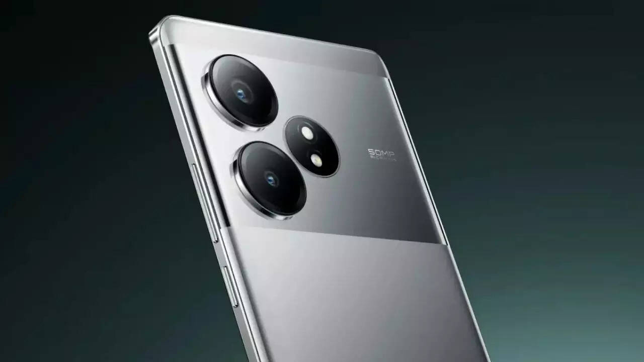 Realme GT 6 Vs Motorola Edge 50 Ultra कीमत