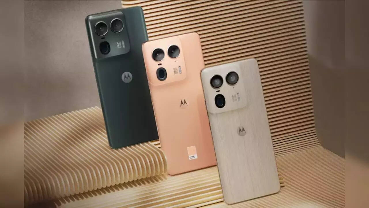 Realme GT 6 Vs Motorola Edge 50 Ultra: बैटरी​