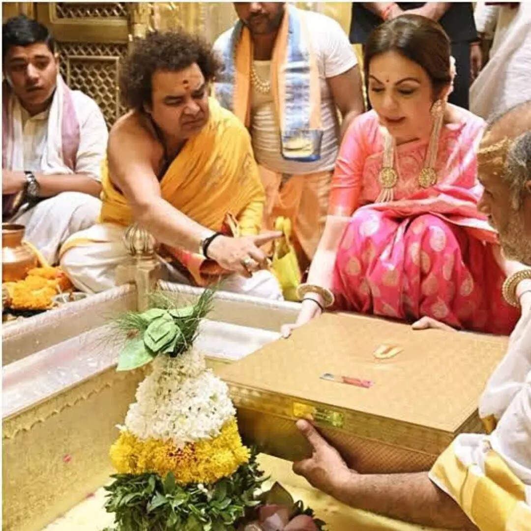 ऐसा है अनंत अंबानी का शादी का कार्ड