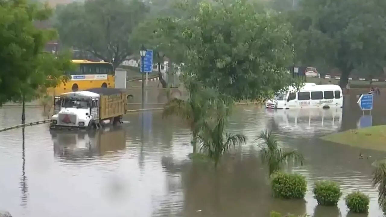 पानी-पानी हुआ दिल्ली