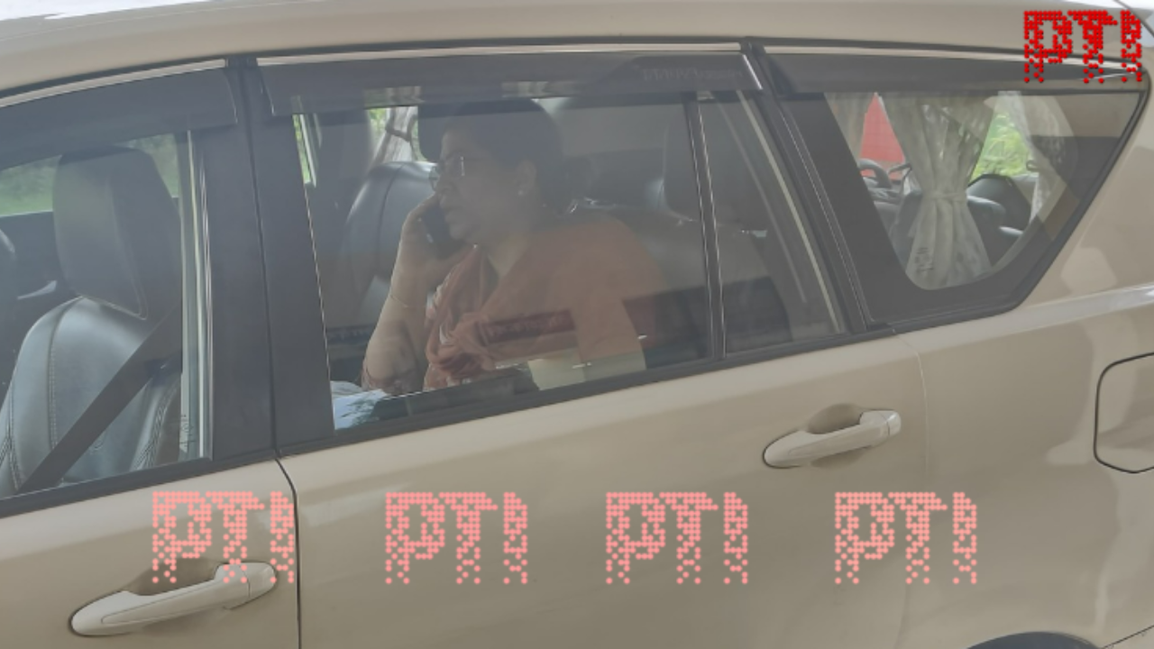 SIT की कमान किसके पास
