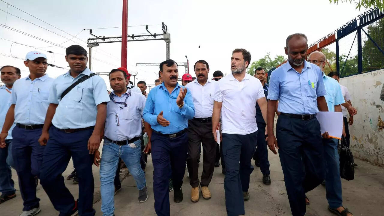 4 सालों में एक भी भर्ती नहीं- कांग्रेस