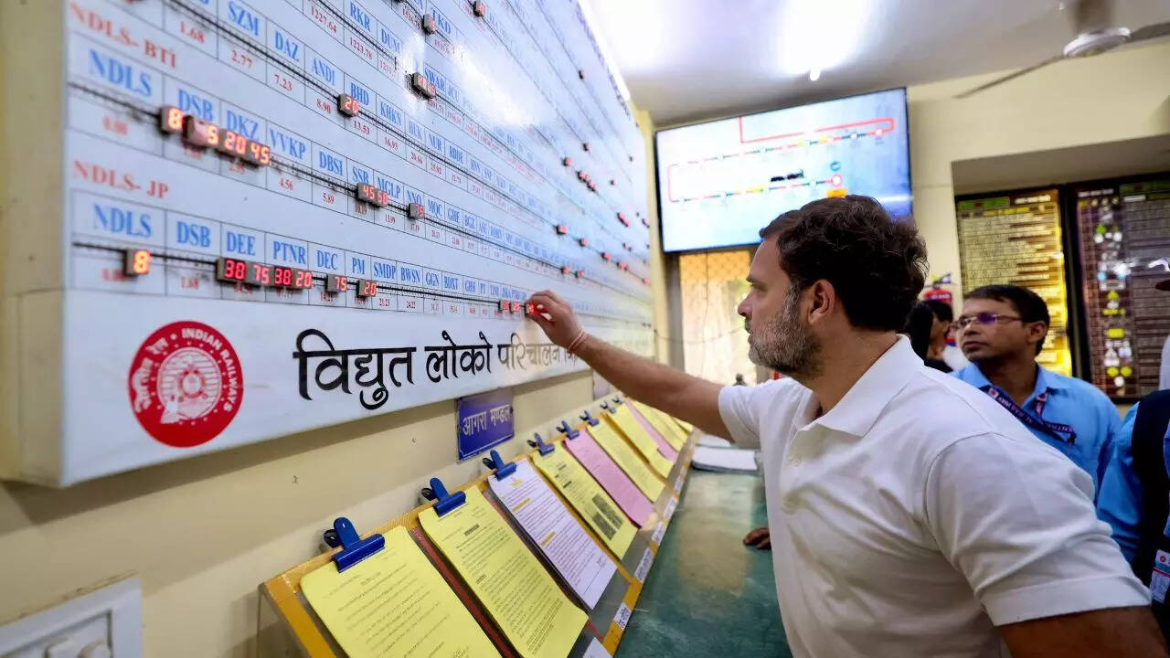 आक्रमक दिख रहे राहुल गांधी