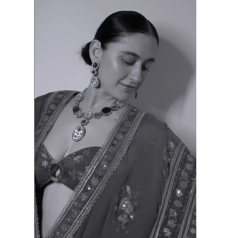 संजीदा शेख ने फ्लॉन्ट किया फिगर