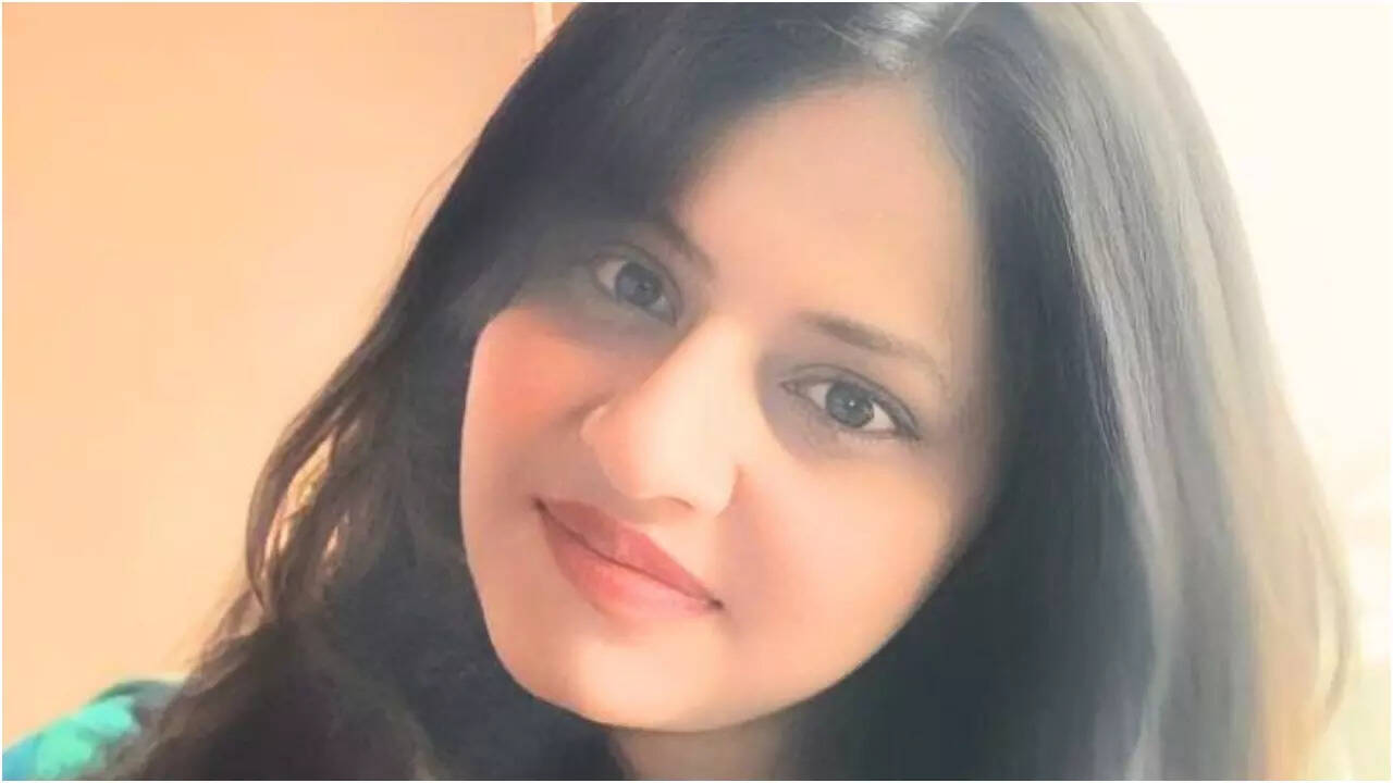 पिता के पास 40 करोड़ की संपत्ति