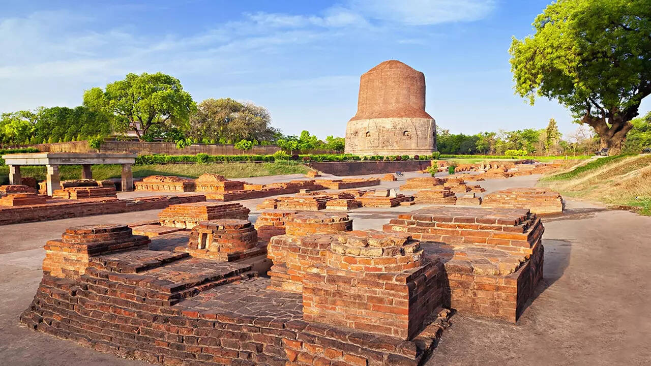सारनाथ भी जरूर जाएं