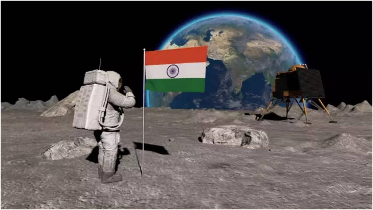 चांद और सूरज तक पहुंच चुका है भारत