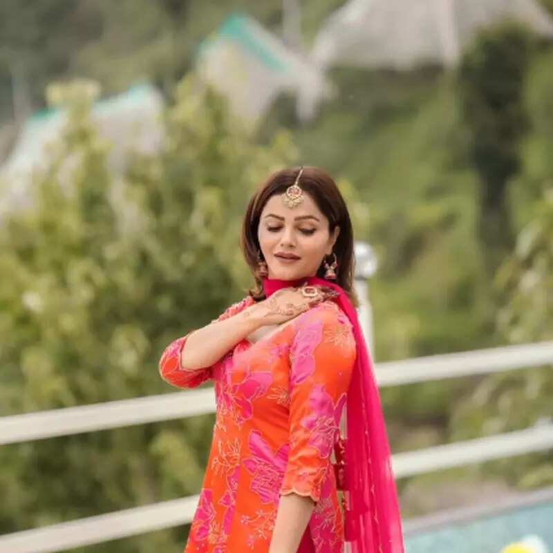 रुबीना दिलैक ने दिखाई अदाएं