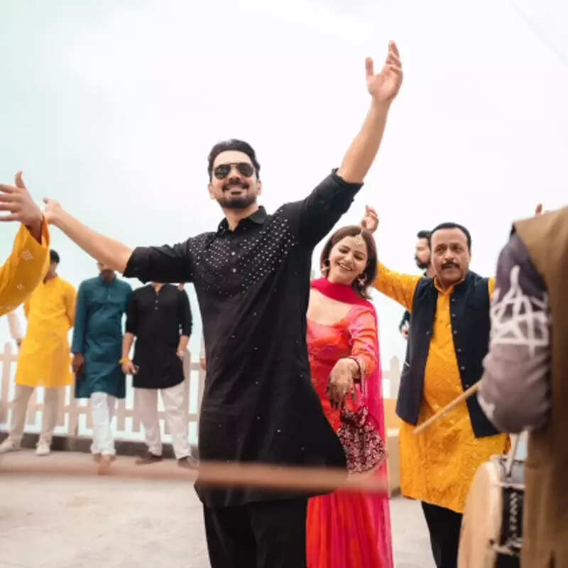 अभिनव शुक्ला भी थिरकते आए नजर