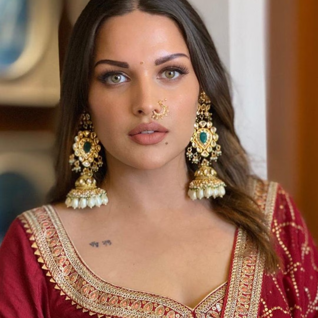 हिमांशी खुराना Himanshi Khurana