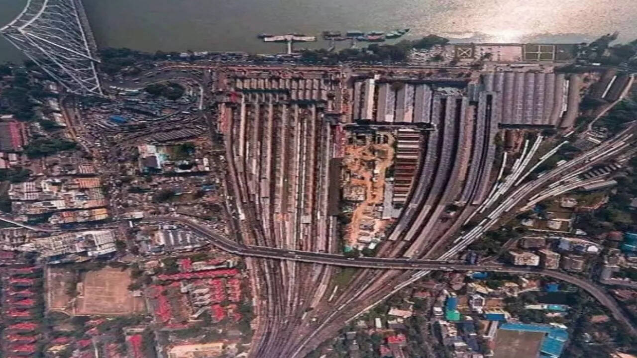 देश में किसी भी स्टेशन पर सबसे ज्यादा 23 प्लेटफॉर्म