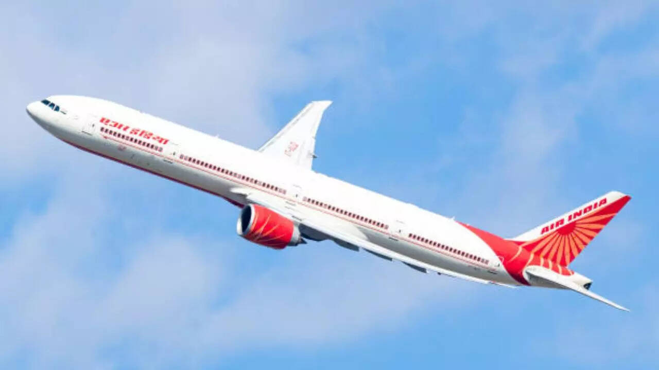 शख्स के बॉडी से मिला 69 लाख रुपये का सोना