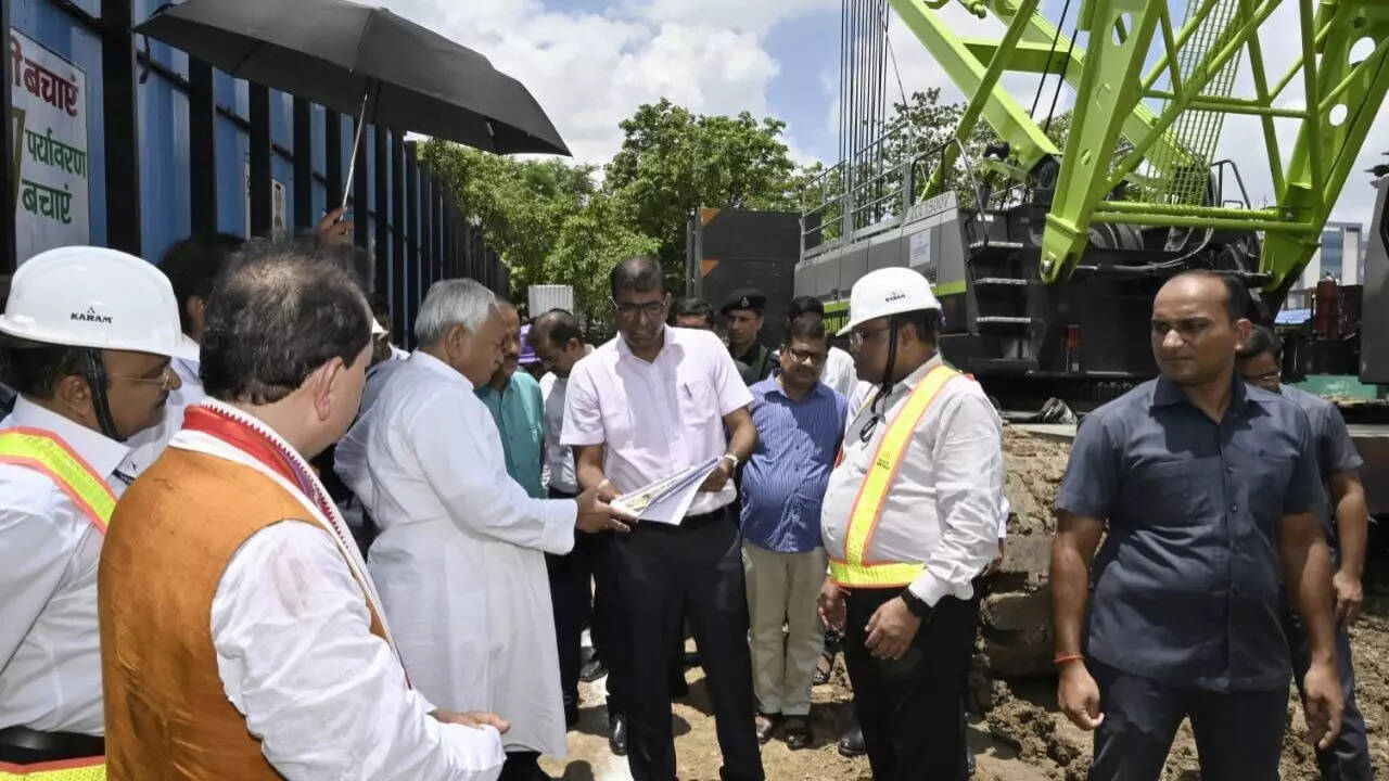 काम का जायजा लेने पहुंचे सीएम