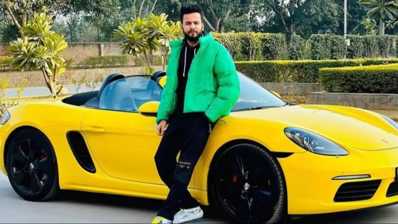 एल्विश यादव (Elvish Yadav Vlogs)​