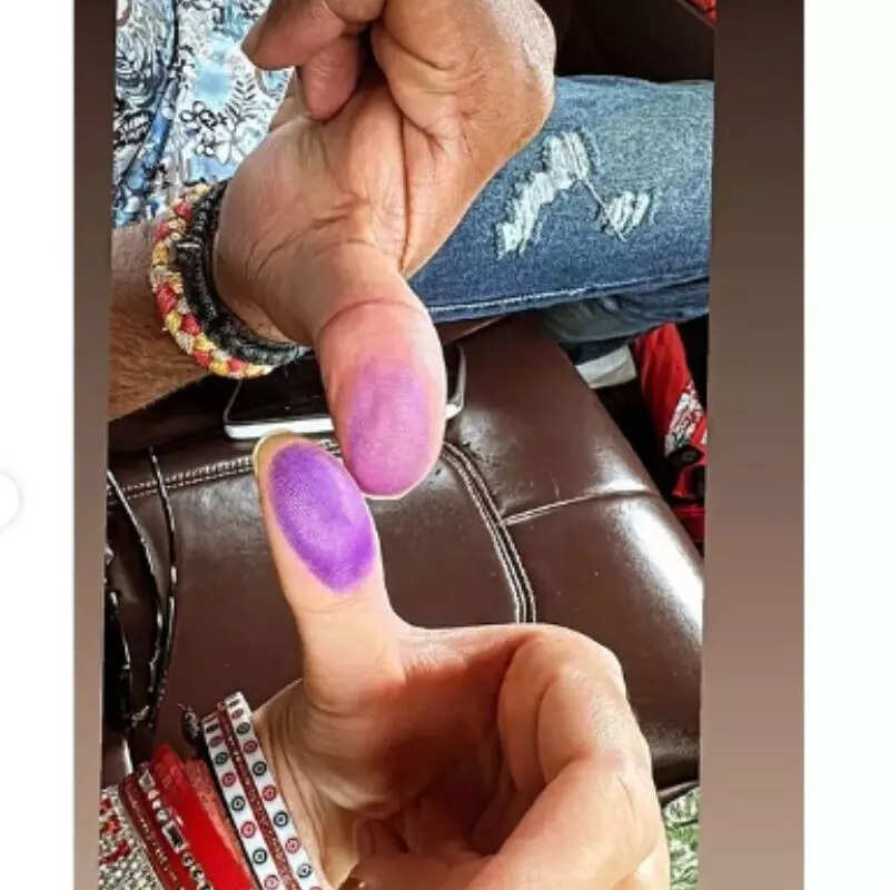 आरती सिंह और दीपक चौहान ने रजिस्टर कराई अपनी शादी