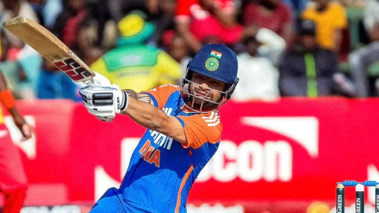 चारों के खाते में आए एक-एक करोड़