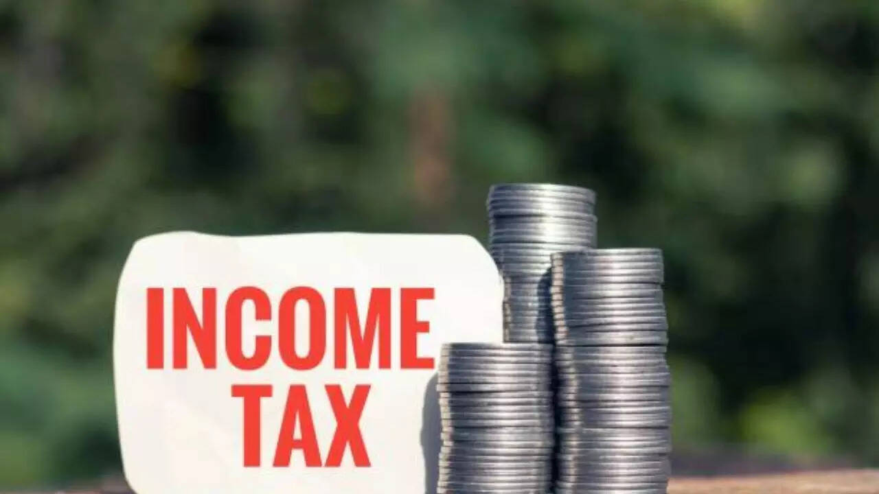7-10 लाख रुपये तक 10% टैक्स​