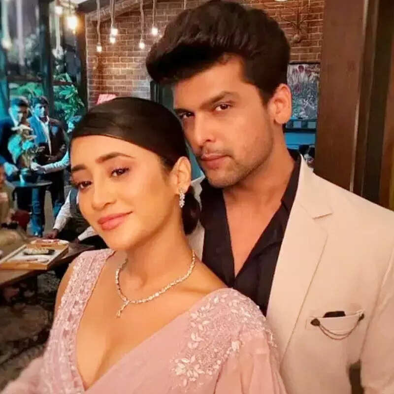 Shivangi Joshi कर रही हैं Kushal Tandon को डेट 