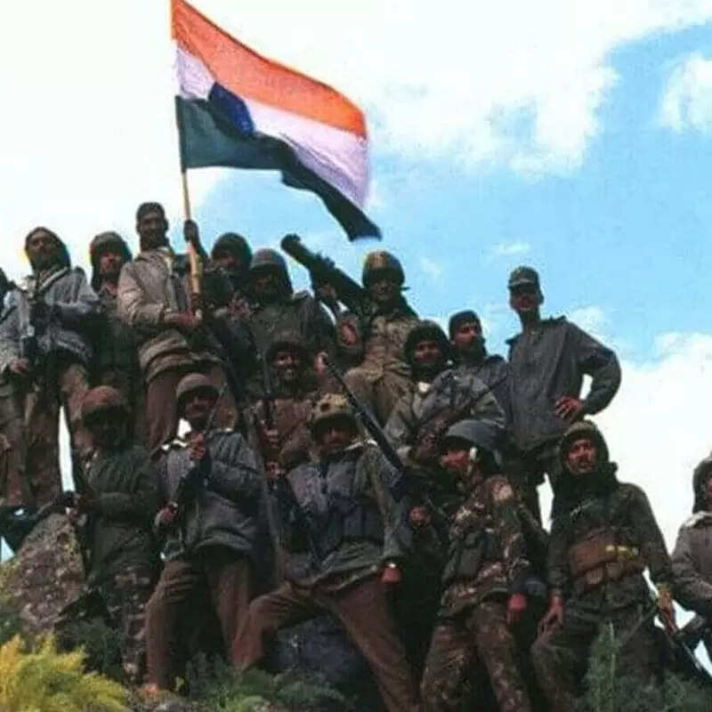 जनरल मलिक ने प्रधानमंत्री को दी जानकारी