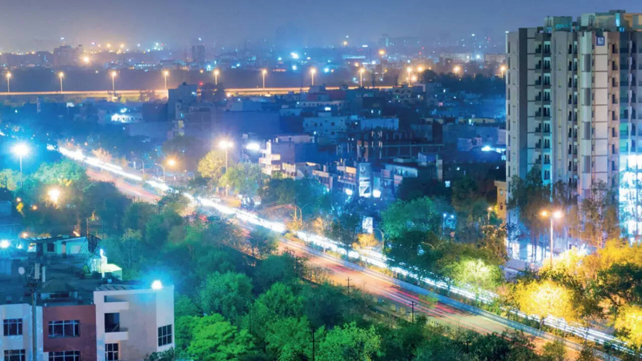 मगर कभी दिमाग में सवाल आया है कि करोड़ों की आबादी वाला दिल्ली शहर आखिर कितनी जगह में फैला हुआ है। बहुत उम्मीद है कि ये सवाल शायद ही आपके दिमाग में आया होगा।