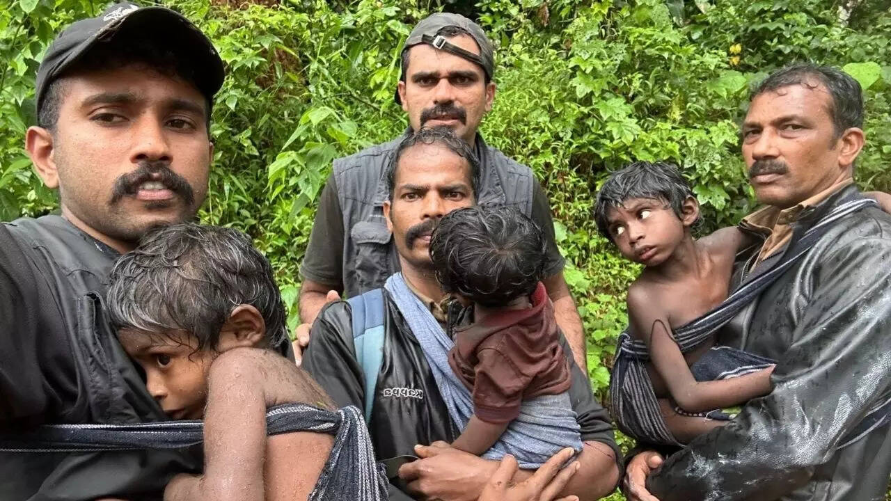  ​​​केरल के सीएम पिनाराई बोले- 'हम एकजुट होकर पुनर्निर्माण करेंगे'​