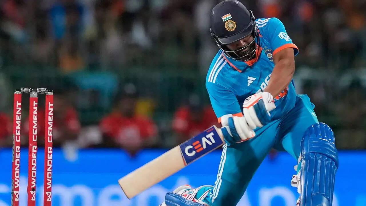 टॉप-4 में शामिल रोहित