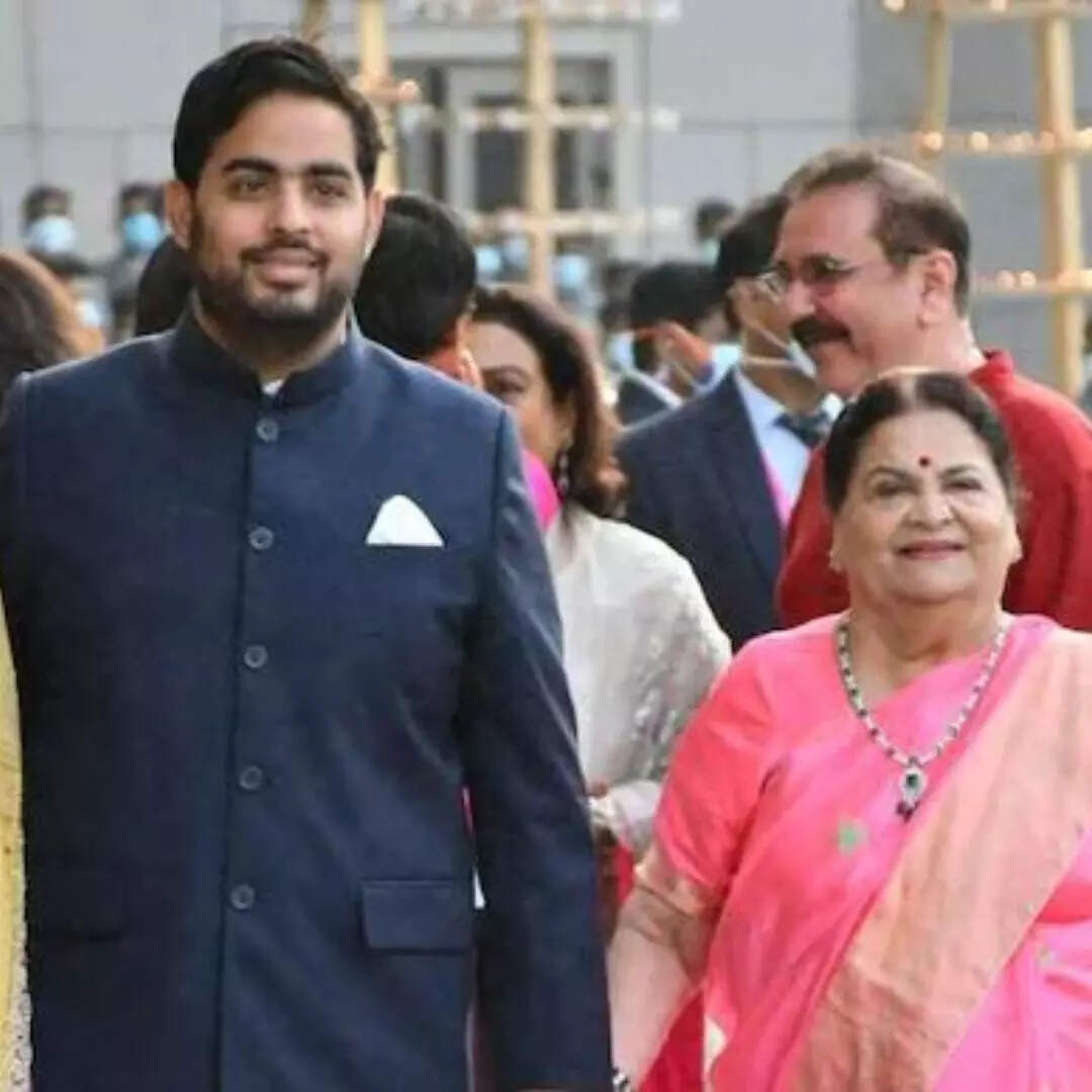 कैसा खाना खाती हैं कोकिलाबेन