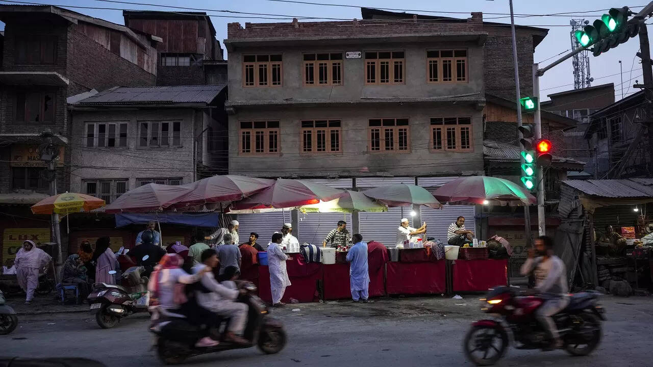 ​कश्मीर की बहेतर छवि बनी