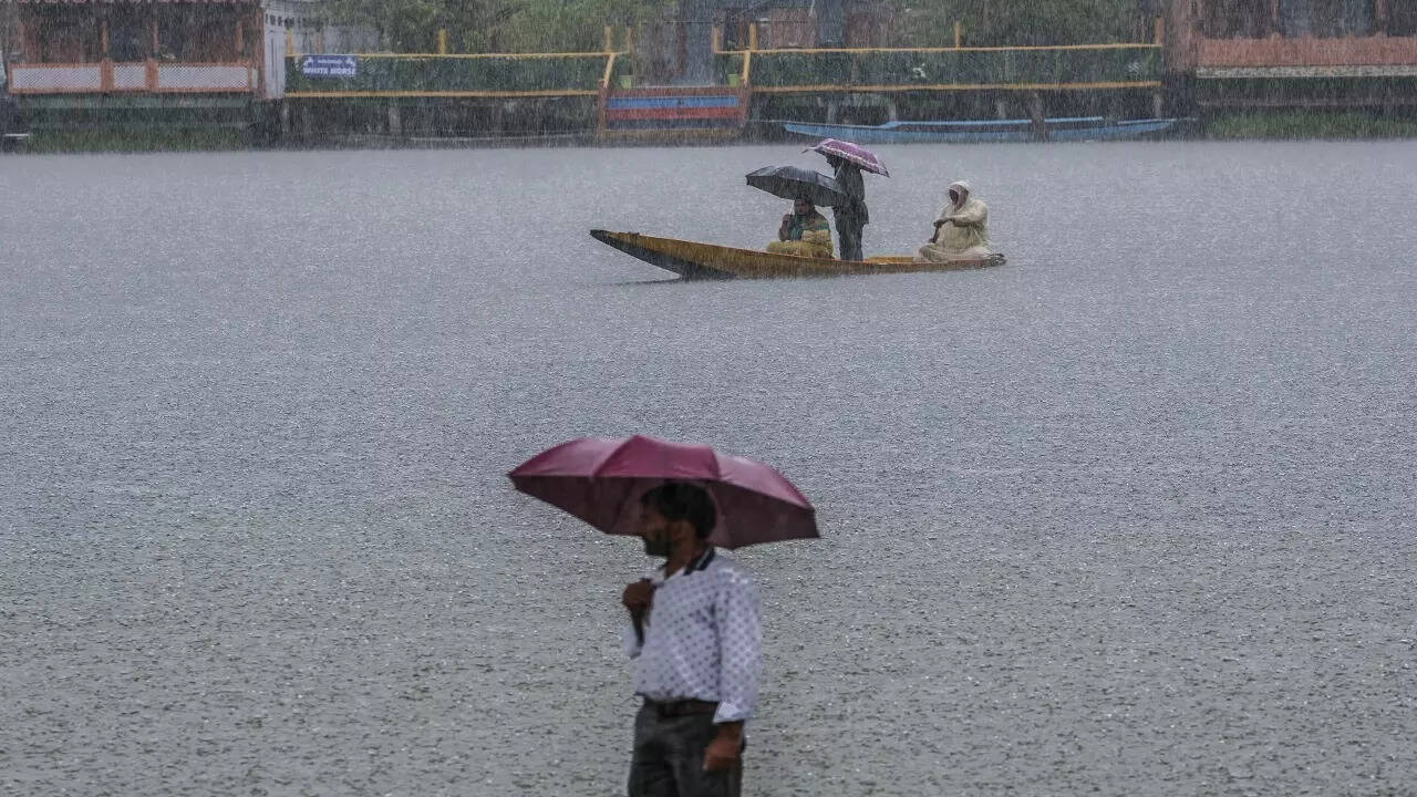 ​पर्यटन में आई तेजी​