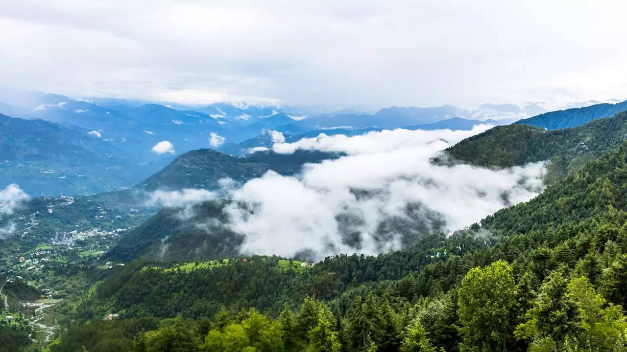 किसी स्वर्ग से कम नहीं हैं हिमाचल के हिल स्टेशंस