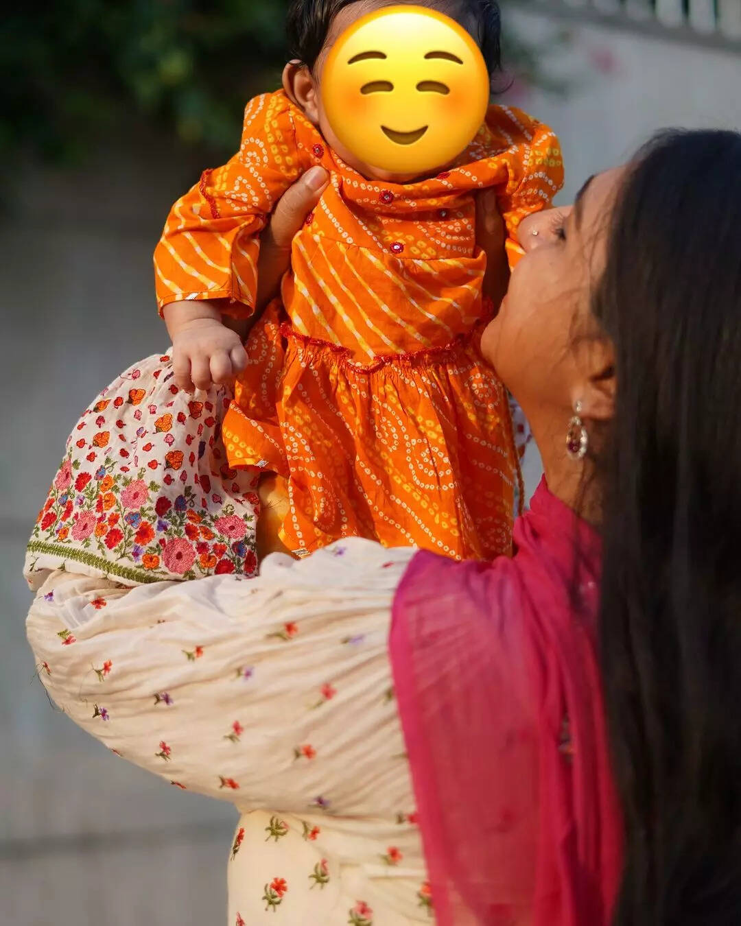 मोहिना के चेहरे पर दिखा सुकून