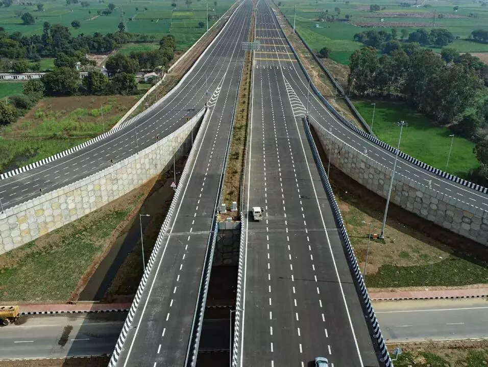 12 घंटे में दिल्ली से मुंबई