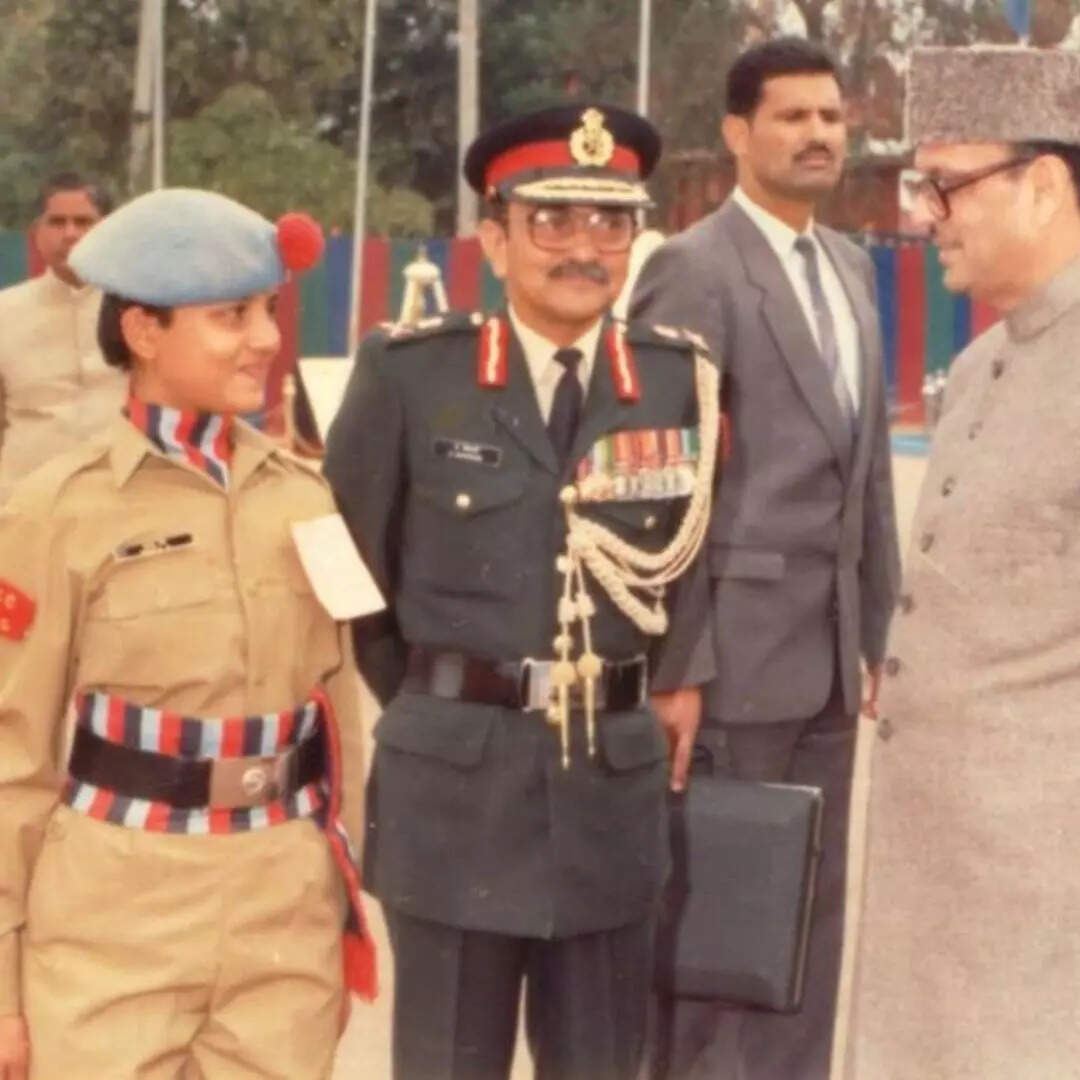 कहां से की पढ़ाई?