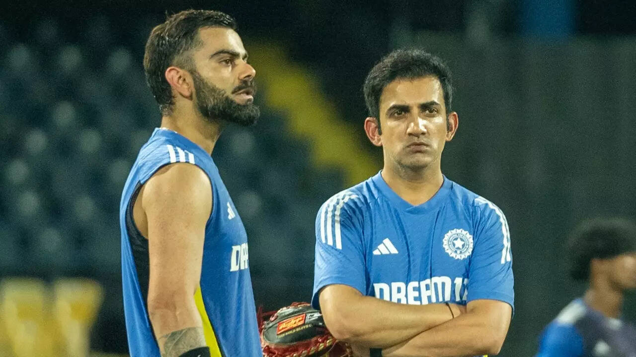 पहला कारणः नया कोच और तालमेल की कमी