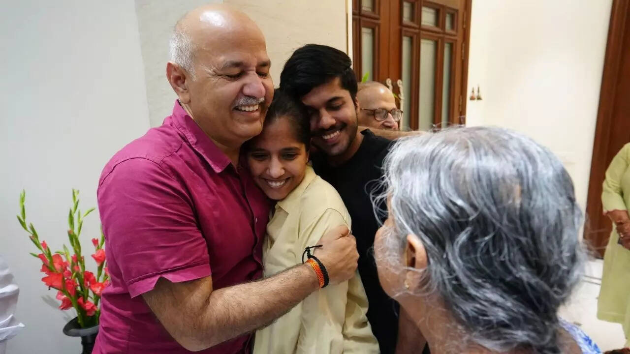 क्यों गिरफ्तार हुए थे सिसोदिया