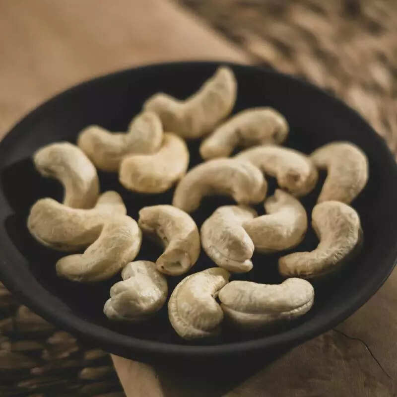 किसने लगाया पेड़