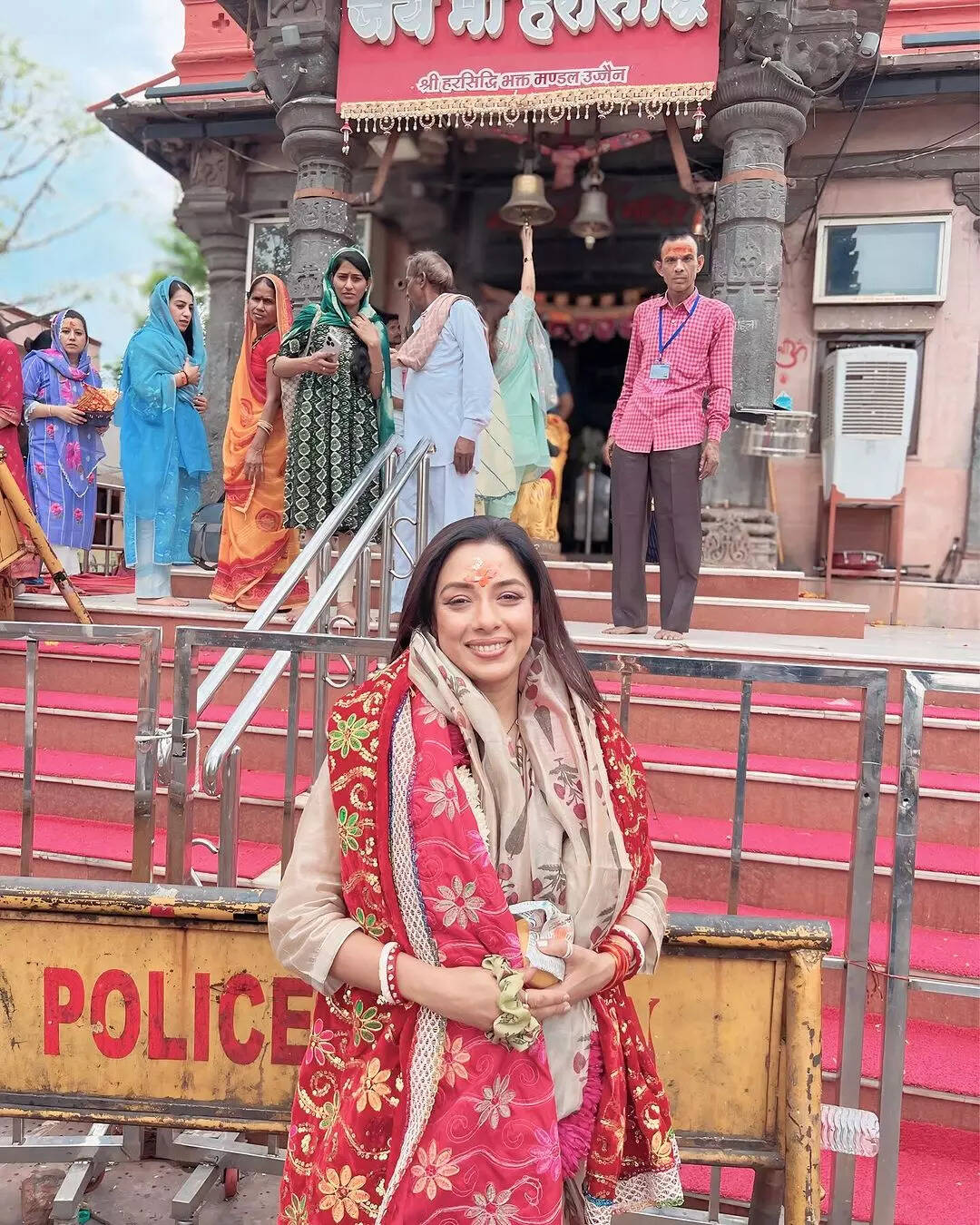 Rupali Ganguly पहुंची उज्जैन