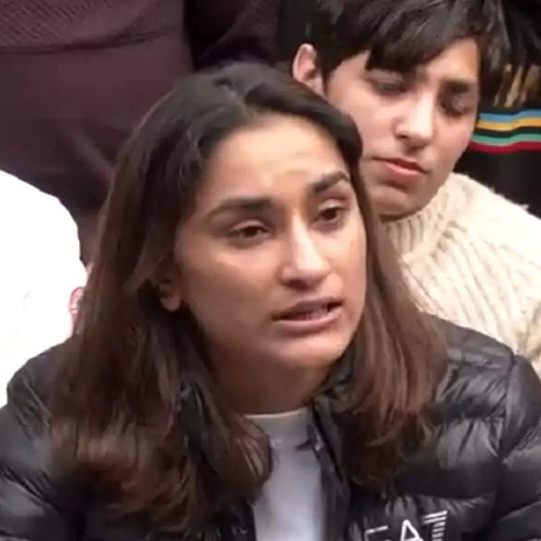 महिलाओं और राष्ट्रध्वज की गरिमा के लिए लड़ी