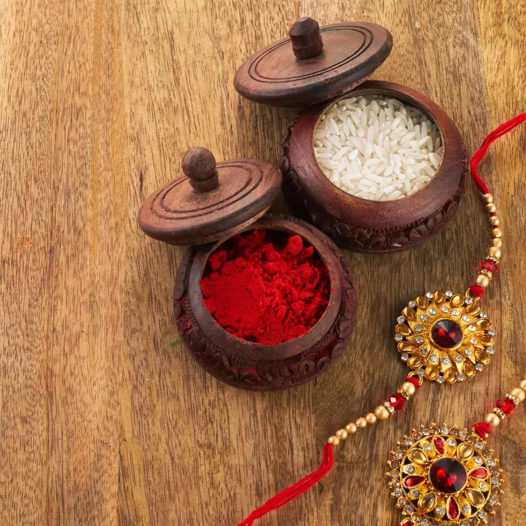 कुमकुम व अक्षत
