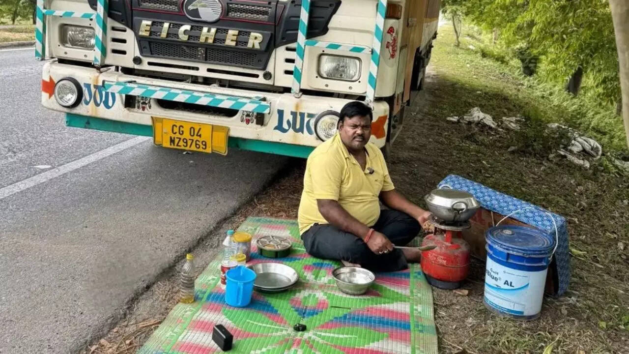 1.86 मिलियन से ज्यादा सब्सक्राइबर​