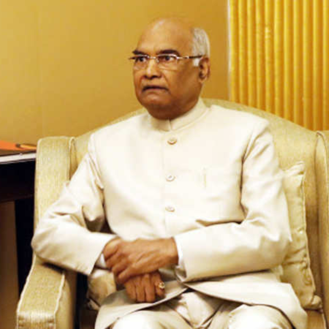 दूर दूर से आते हैं लोग