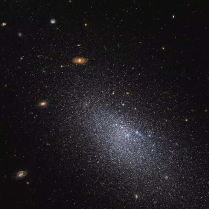 VV124 आकाशगंगा