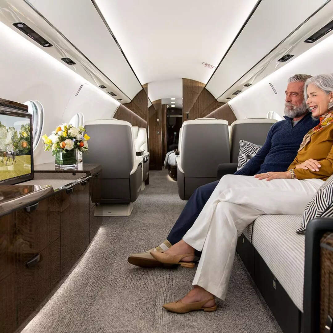 Amazon CEo Jeff Bezos’ New Plane Is Powered By Rolls Royce Engine