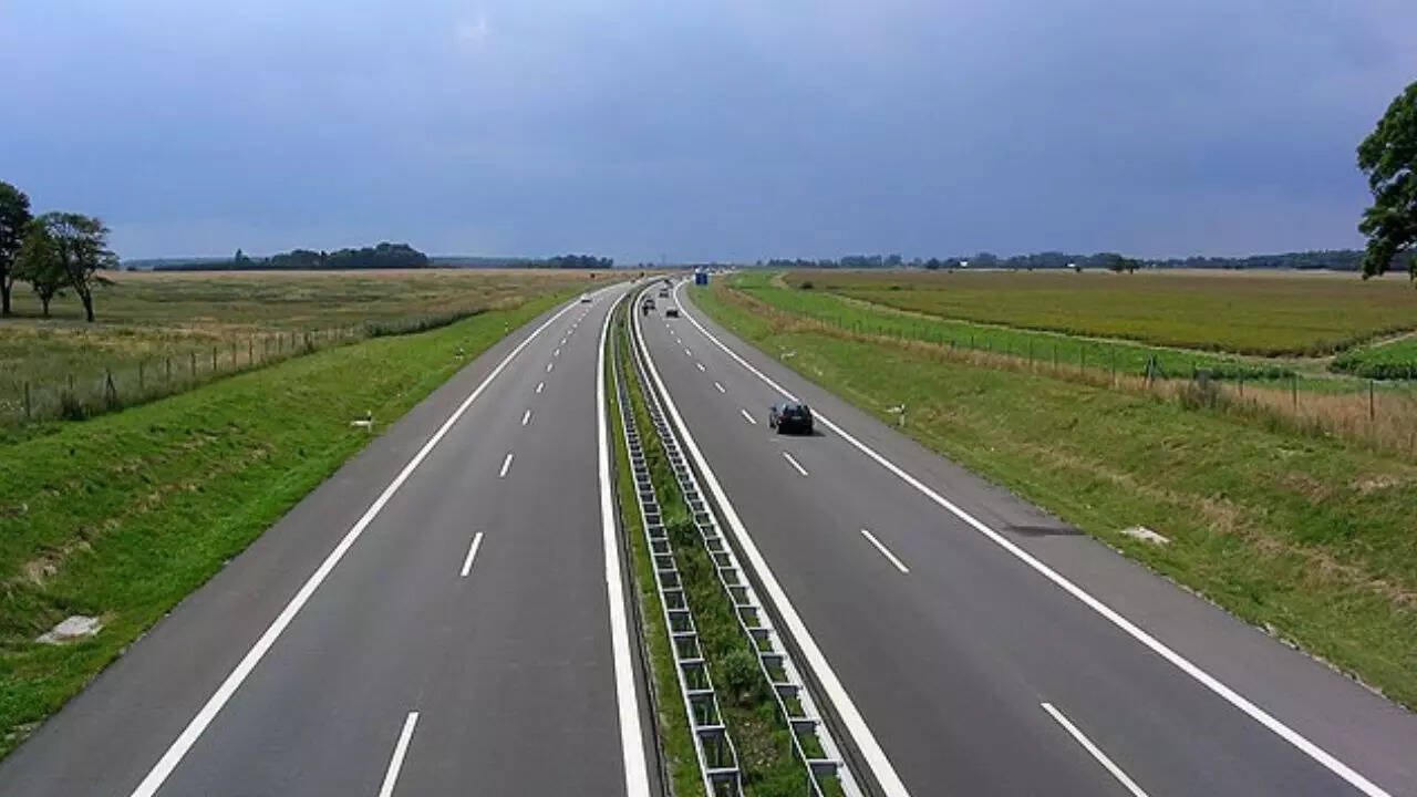 यह एक्सप्रेसवे चार राज्यों से गुजरेगा