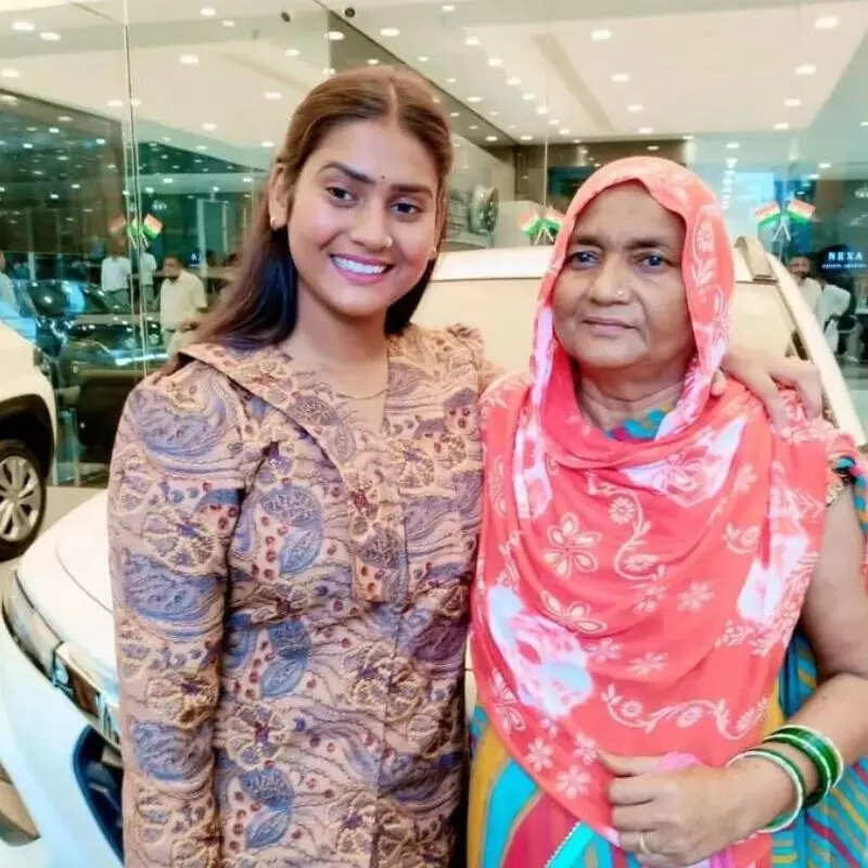 Shivani Kumari ने खरीदी गाड़ी