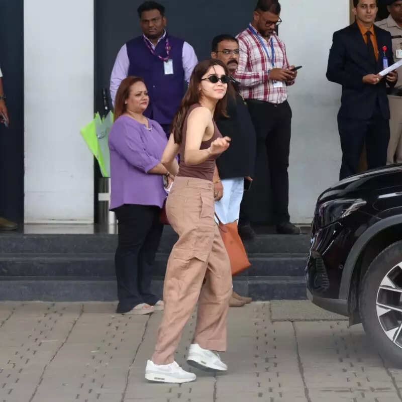 शरवरी भी हुईं स्पॉट