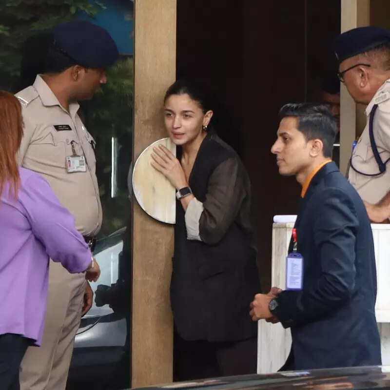 बेहद हसीन लग रही हैं आलिया 