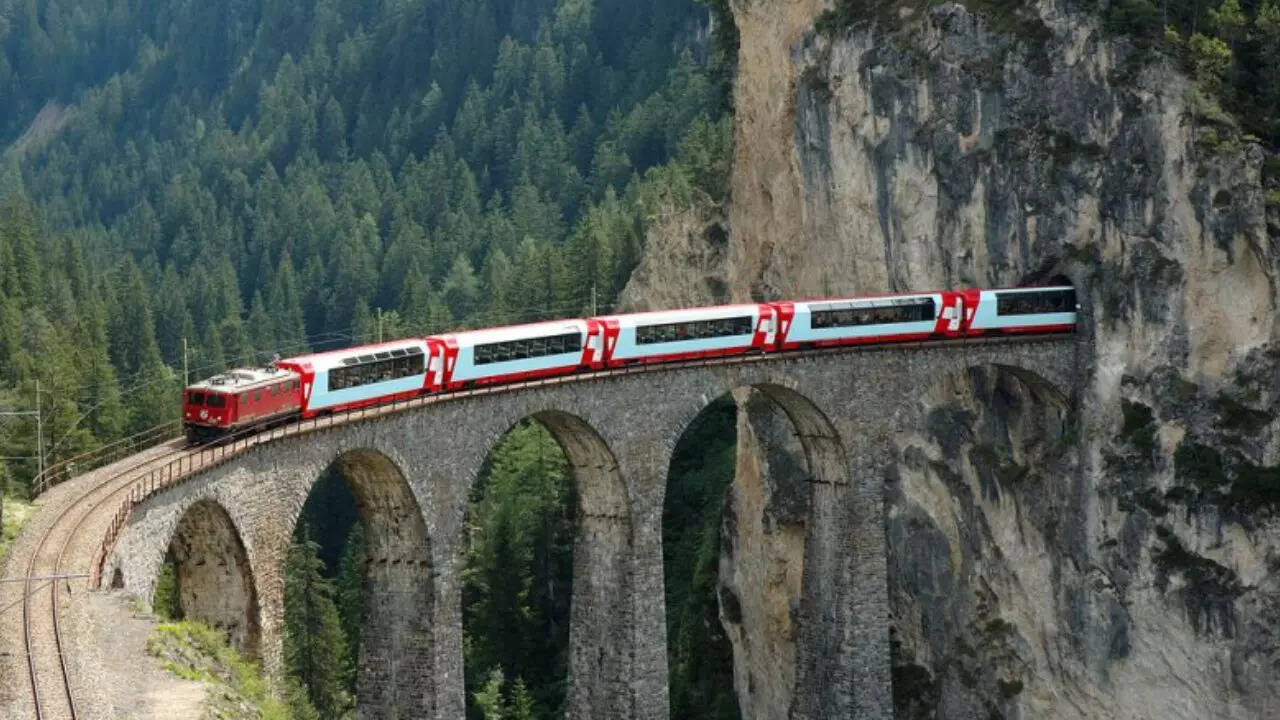 जेर्मैट से सेंट मोरिट्ज, स्विटजर्लैंड